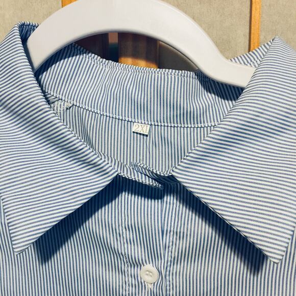 Women's Size 2XL  Blue White pin striped Blouse Polyester unbranded NWOT - Picture 3 of 11